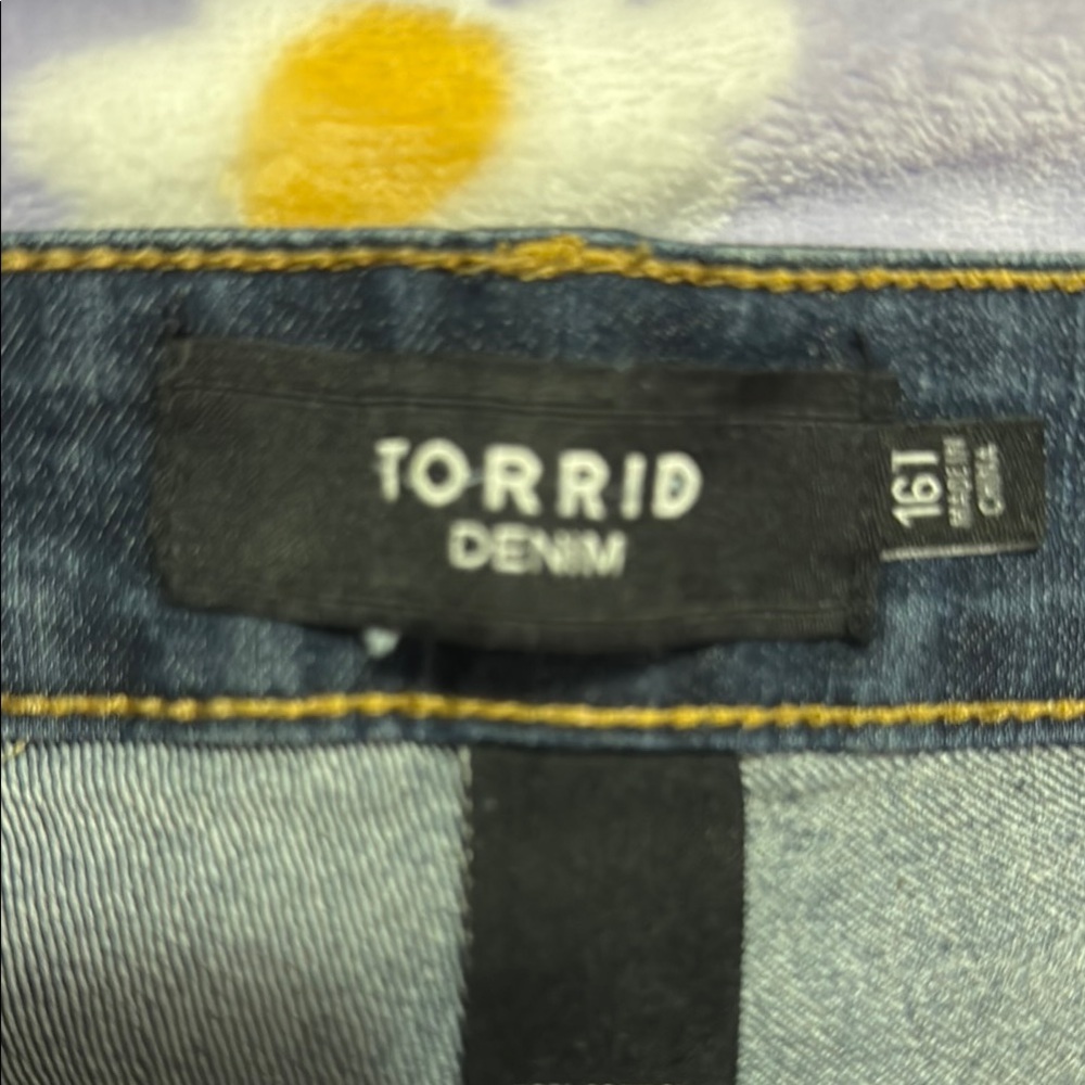 Torrid Classic Skinny Jean Vintage Stretch Dark Wash w/ Yellow Stitching #591222
